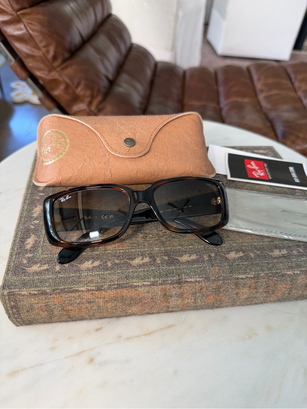 Ray-Ban Women's Havana Tortoise Brown Gradient Sunglasses New with case
